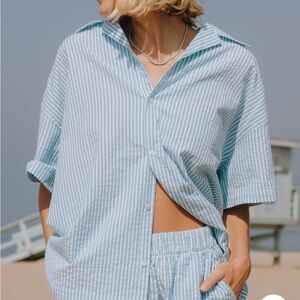 NWT Daily Drills Seersucker Boxy Button Down - Turquoise + White